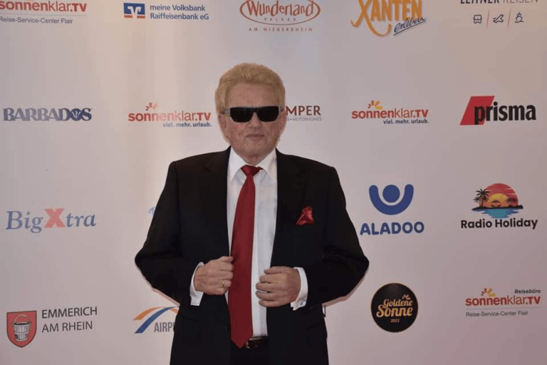 Heino: Privataudienz beim Papst! DIESES Geschenk brachte er ihm mit!